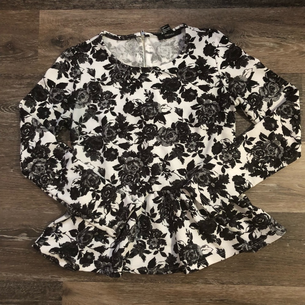 ❌SOLD❌ Floral Peplum Top